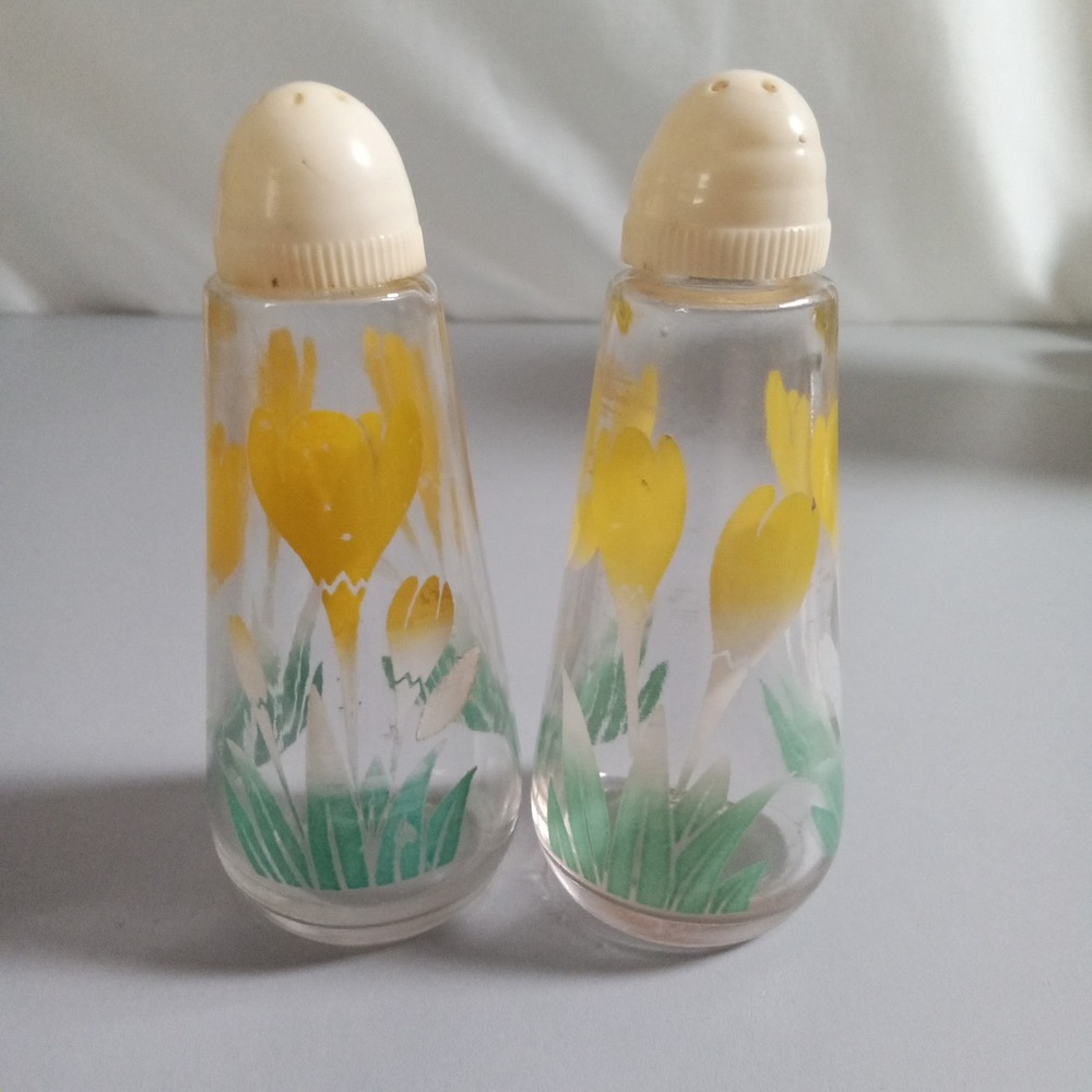 Vintage Yellow Crocus Floral Glass Salt and Pepper Shakers Set MCM 4 Inch